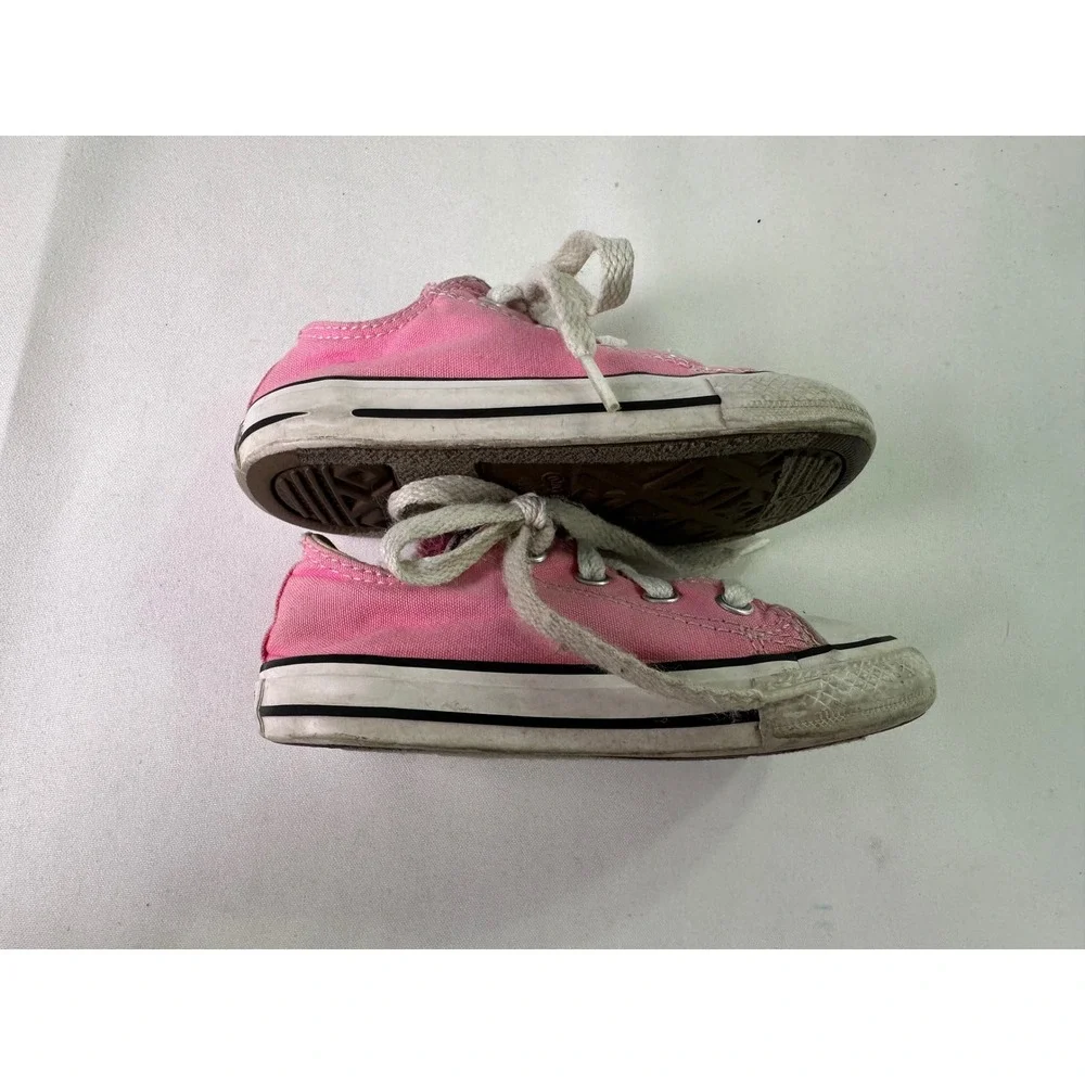 Converse step into